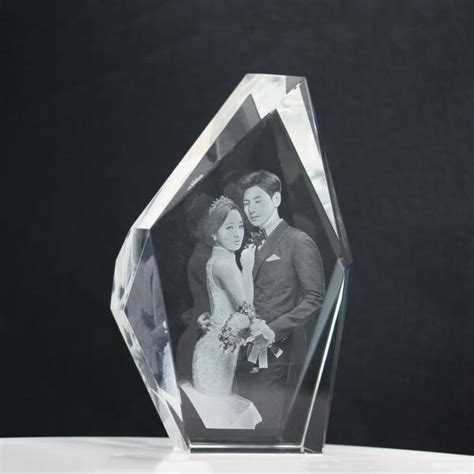 glass hologram pictures.